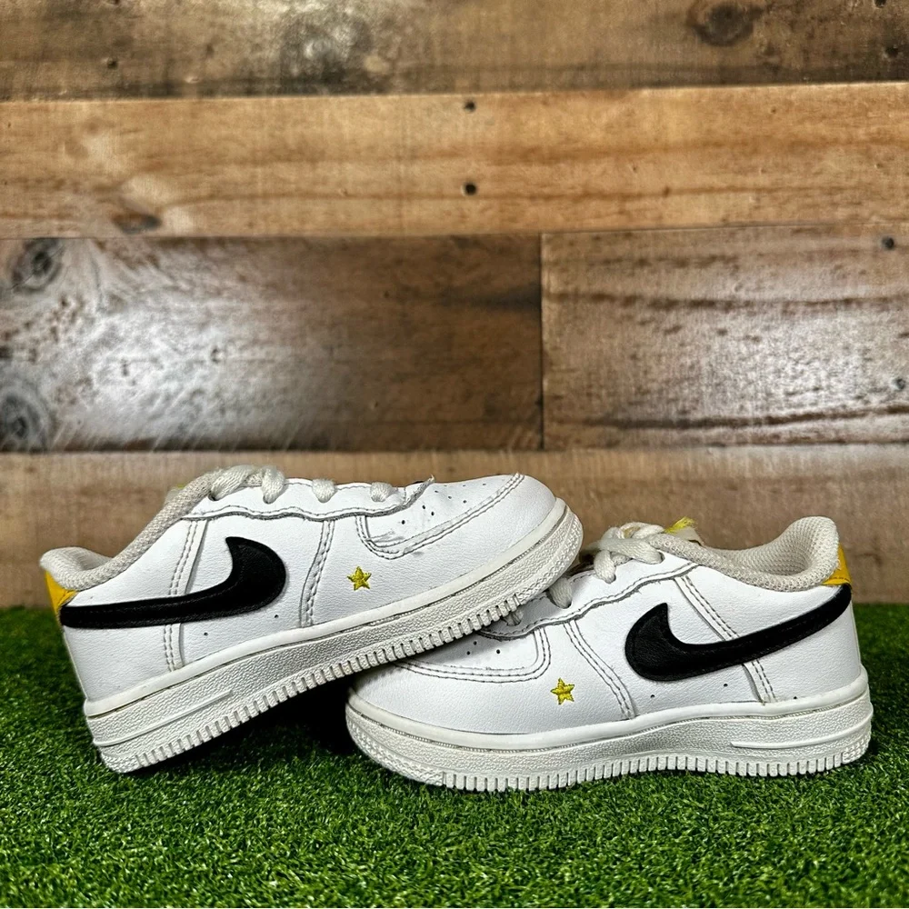 Toddler's Nike Force 1 LV8 White/Black-Dark Sulfur‎ - Size 8C (DM4254 100)
